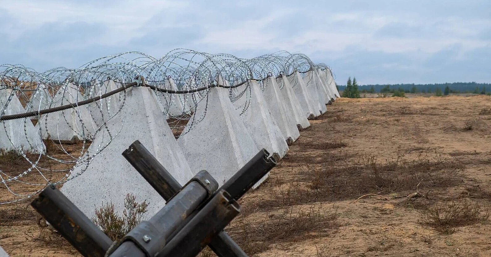 Українці назвали головну перешкоду для миру та оцінили поступки щодо Донбасу