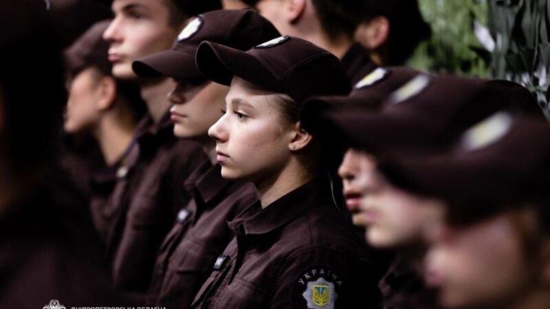 На Дніпропетровщині 48 ліцеїстів склали присягу та отримали перші шеврони