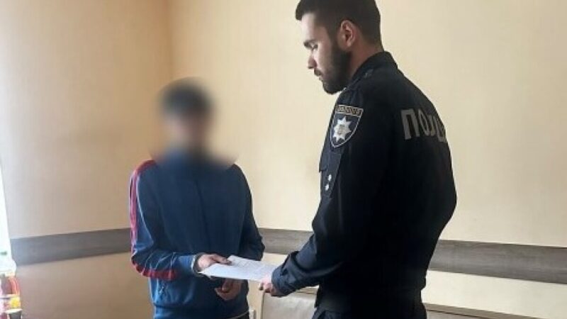 За грабіж у магазині поліцейські Дніпра затримали 33-річного чоловіка