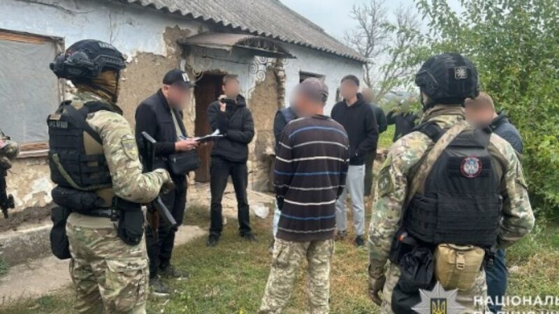 Працівники карного розшуку Дніпра розшукали та затримали підозрюваного у жорстокому вбивстві жінки