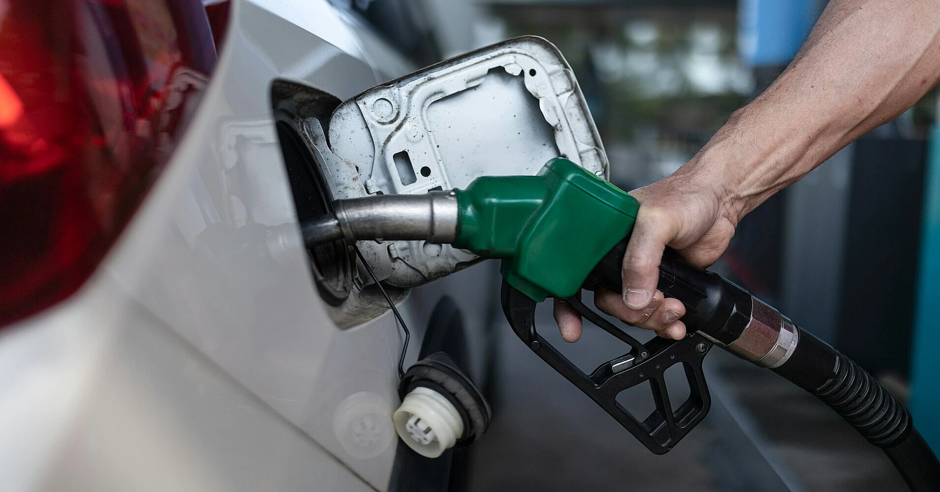 Автогаз і дизель знову подорожчали: огляд цін на українських АЗС